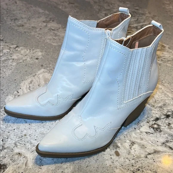 NEW Indigo White Western-Style Ankle Booties Size 7 - Picture 9 of 9